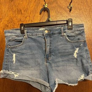 Sofia vergara size 12 shorts